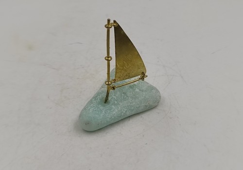 Διακοσμητικό καράβι με Αραγωνίτη Διακοσμητικό καράβι με Αραγωνίτη