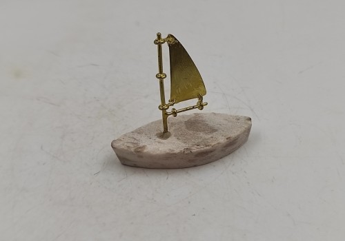 Διακοσμητικό καράβι με Καλσίτη