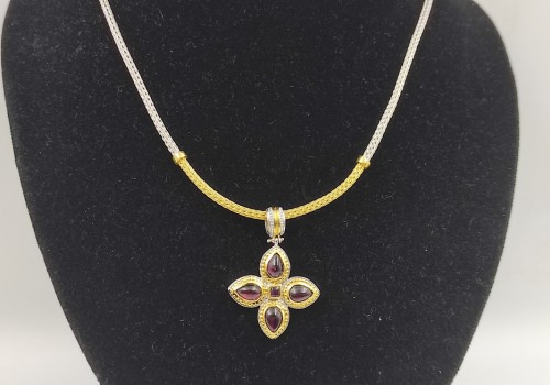 Κολιέ από ασήμι με Ζιργκόν Γρανάδα Κολιέ από ασήμι με Ζιργκόν Γρανάδα