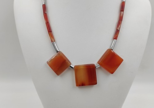 Χειροποίητο κολιέ από ατσάλι με Καρνεόλη,Αχάτη και Αιματίτη 