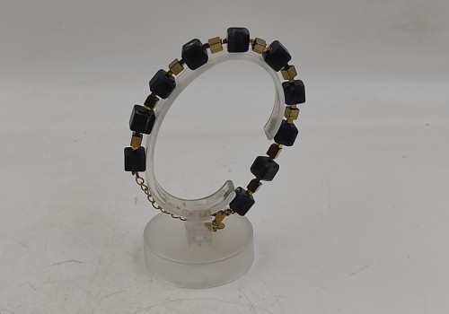 Xειροποίητο βραχιόλι από ατσάλι με Αιματίτη και Σοδαλίτη