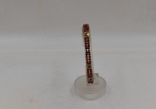 Xειροποίητο βραχιόλι από ατσάλι με Αιματίτη και Γρανάτη Xειροποίητο βραχιόλι από ατσάλι με Αιματίτη και Γρανάτη