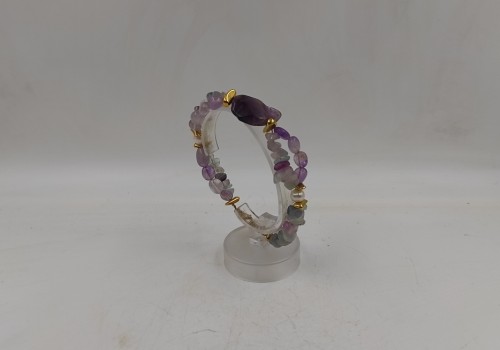 Xειροποίητο βραχιόλι από επίχρυσο ατσάλι με Αμέθυστο φθορίτη και Μαργαριτάρι  Xειροποίητο βραχιόλι από επίχρυσο ατσάλι με Αμέθυστο φθορίτη και Μαργαριτάρι