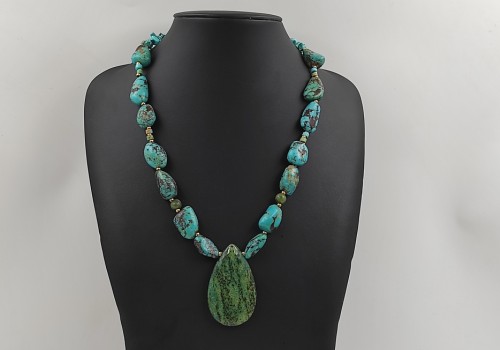 Χειροποίητο κολιέ από ατσάλι με Ίασπι, Τιρκουάζ, Νεφρίτη και Χρυσόκολλα δάκρυ