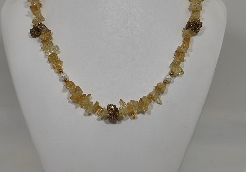 Χειροποίητο κολιέ από επίχρυσο ατσάλι με Κιτρίνη Αχάτη Μαργαριτάρι και Αιματίτη