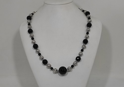 Χειροποίητο κολιέ από  ατσάλι με Λάβα Όνυχα και Αιματίτη