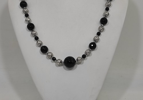 Χειροποίητο κολιέ από  ατσάλι με Λάβα Όνυχα και Αιματίτη