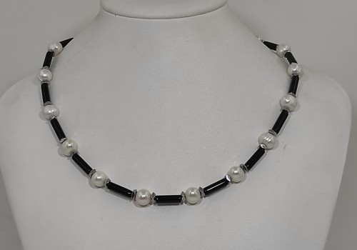 Χειροποίητο κολιέ από  ατσάλι με Μαργαριτάρι Όνυχα και Αιματίτη