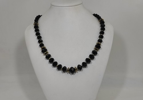 Χειροποίητο κολιέ από  επίχρυσο ατσάλι με Κρυσταλλάκια και Αιματίτη