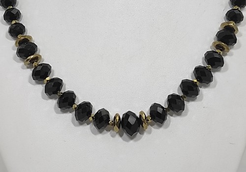 Χειροποίητο κολιέ από  επίχρυσο ατσάλι με Κρυσταλλάκια και Αιματίτη