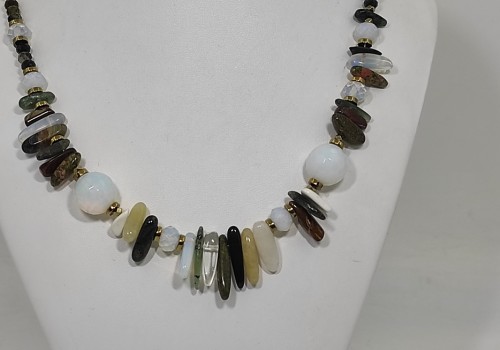 Χειροποίητο κολιέ από ατσάλι με Γρανάτη Αχάτη Φεγγαρόπετρα και Αιματίτη Χειροποίητο κολιέ από ατσάλι με Γρανάτη Αχάτη Φεγγαρόπετρα και Αιματίτη