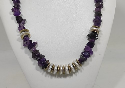 Χειροποίητο κολιέ από επίχρυσο ατσάλι με Αμέθυστο Μαργαπιτάρι και Αιματίτη