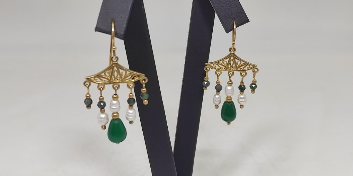 Χειροποίητα σκουλαρίκια από ασήμι 925 επιχρυσωμένο  με Νεφρίτη και Μαργαριτάρι