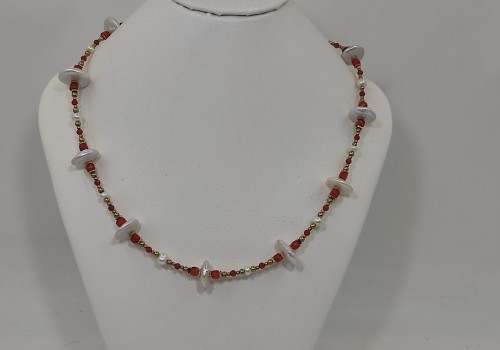 Κολιέ με Καρνεόλη, Γρανάτη, Αιματίτη & Μαργαριτάρι – Επίχρυσο Ασήμι 925