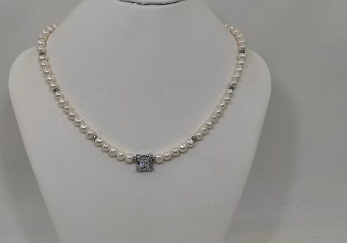 Κολιέ με Μαργαριτάρι & Αιματίτη – Επίχρυσο Ασήμι 925