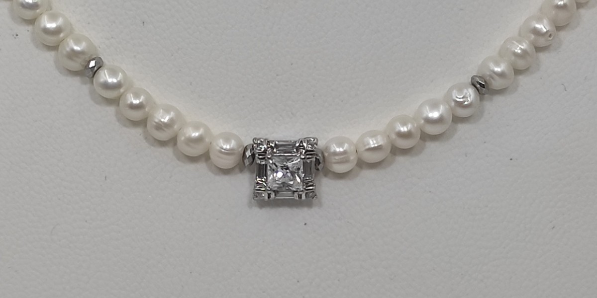 Κολιέ με Μαργαριτάρι & Αιματίτη – Επίχρυσο Ασήμι 925 Κολιέ με Μαργαριτάρι & Αιματίτη – Επίχρυσο Ασήμι 925