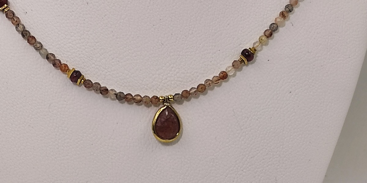 Κολιέ Strawberry Χαλαζίας με Ροζ Τουρμαλίνη & Αιματίτη – Επίχρυσο Ασήμι 925