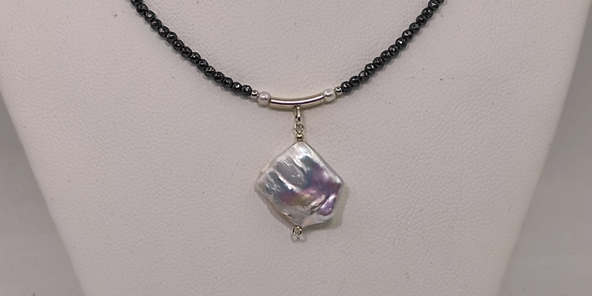 Κολιέ Ασήμι 925 με Αιματίτη και Φυσικό Μαργαριτάρι Μπαρόκ