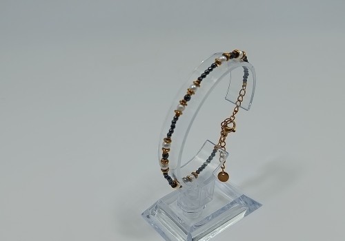 Βραχιόλι από Ανοξείδωτο Ατσάλι Επίχρυσο με Αιματίτη και Μαργαριτάρι Βραχιόλι από Ανοξείδωτο Ατσάλι Επίχρυσο με Αιματίτη και Μαργαριτάρι