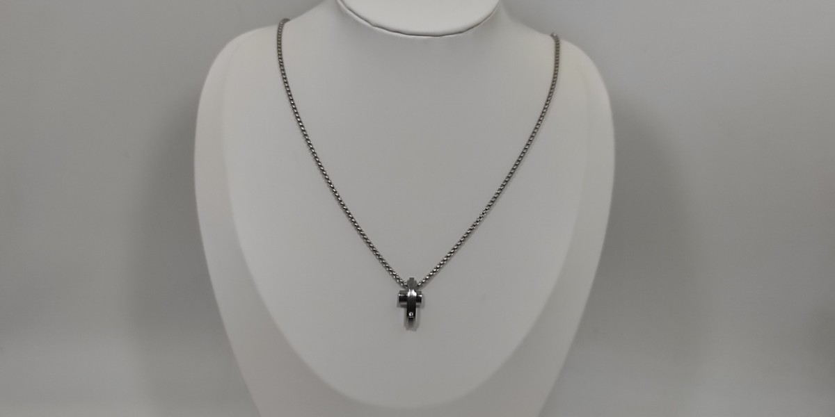 Ανδρικός Σταυρός από Ανοξείδωτο Ατσάλι σε Ασημί χρώμα