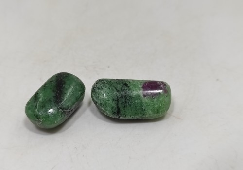 Ρουμπίνι με Ζωισίτη