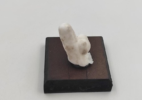 Καλσίτης με βάση από ξύλο Καλσίτης με βάση από ξύλο