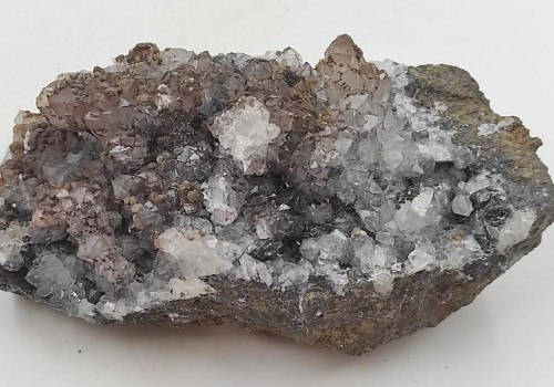 Χαλαζίας,Μαγνισίτης και εγκλείσματα Αιματίτη