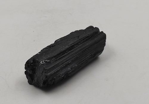 ΤΟΥΡΜΑΛΙΝΗ ΜΑΥΡΗ