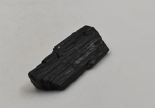 ΤΟΥΡΜΑΛΙΝΗ ΜΑΥΡΗ