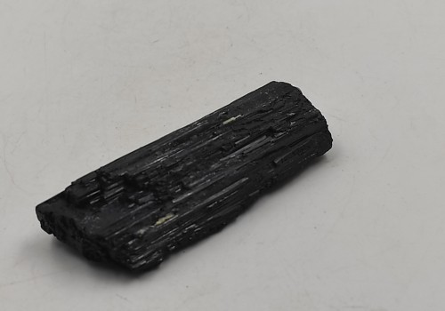 ΤΟΥΡΜΑΛΙΝΗ ΜΑΥΡΗ