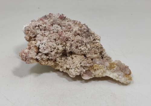 Καλσίτης η Ασβεστίτης με κιννάβαρι Καλσίτης η Ασβεστίτης με κιννάβαρι