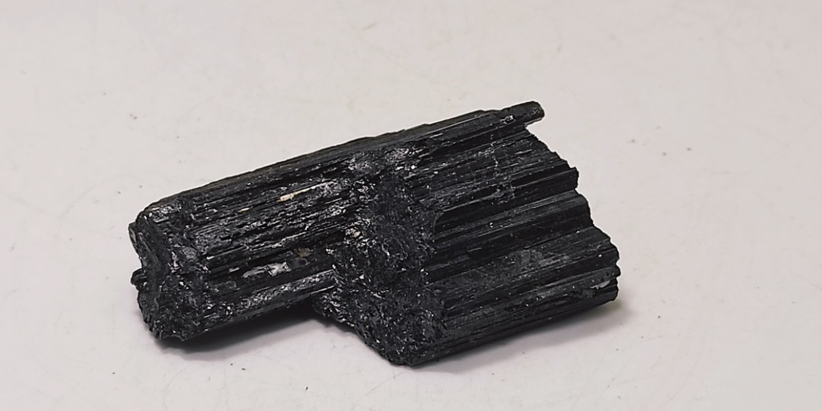 Μαύρη Τουρμαλίνη Μαύρη Τουρμαλίνη