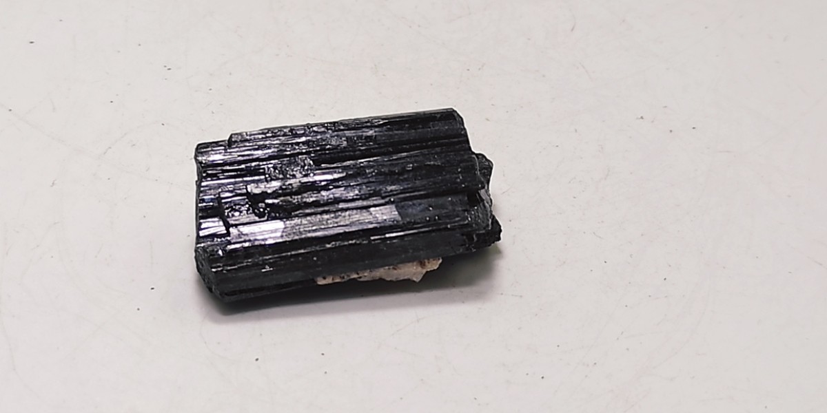 Μαύρη Τουρμαλίνη Μαύρη Τουρμαλίνη