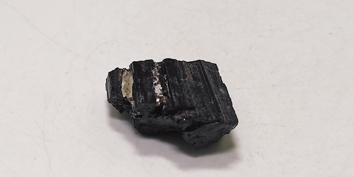 Μαύρη Τουρμαλίνη Μαύρη Τουρμαλίνη