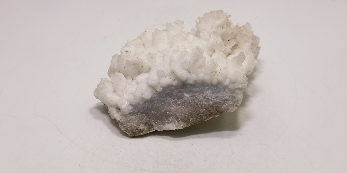 Αραγωνίτης Λαυρίου