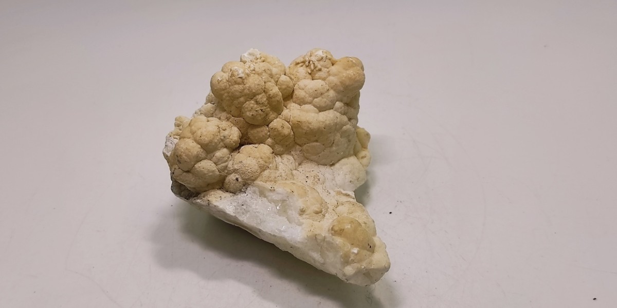 Αραγωνίτης Λαυρίου