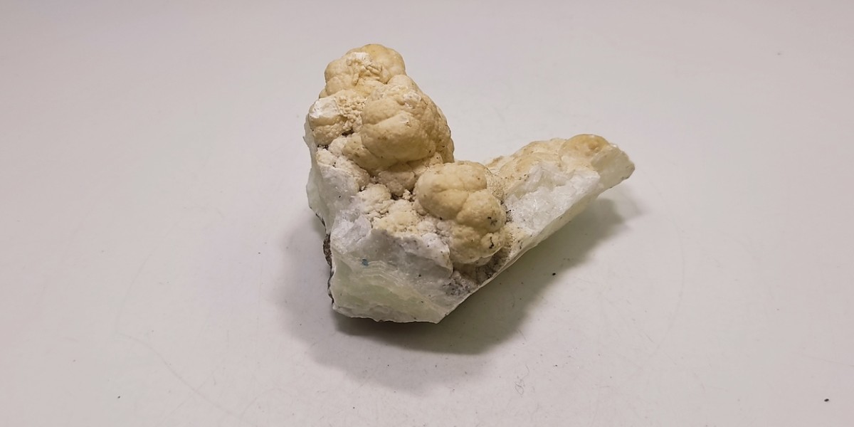 Αραγωνίτης Λαυρίου