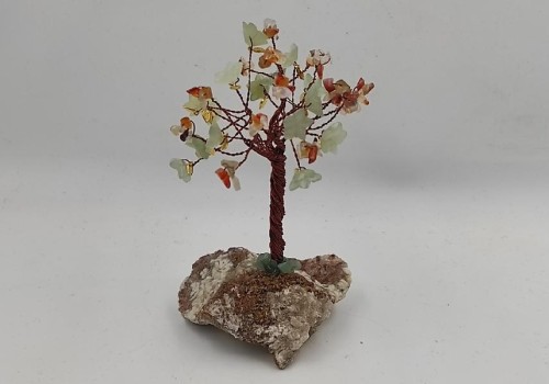 διακοσμητικό δεντράκι με βαρύτη,ζαντ,καρνεόλη και αβεντουρίνη