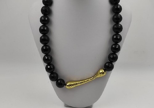 κολιέ από ασίμη και brass με όνυχα κολιέ από ασίμη και brass με όνυχα