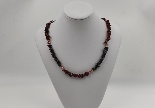 χειροποίητο κολιέ από ατσάλι με μαργαριτάρι, γρανάτης και αιματίτη 