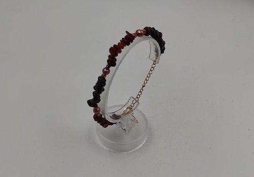 χειροποίητο βραχιόλι από ατσάλι με γρανάτη και μαργαριτάρι 