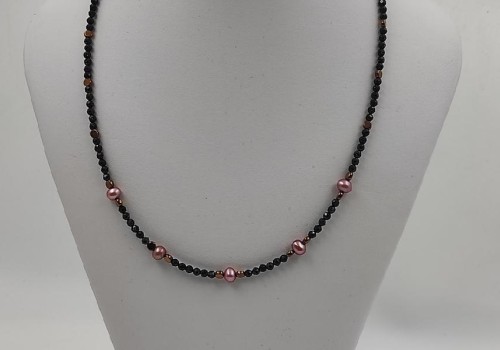 Χειροποίητο κολιέ από ατσάλι με Ηλιόπετρα, Αιματίτη και Μαργαριτάρι