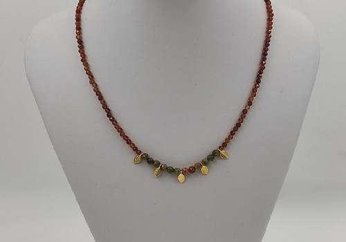 Χειροποίητο κολιέ από ατσάλι με Γρανάτη και Ουνακίτη Χειροποίητο κολιέ από ατσάλι με Γρανάτη και Ουνακίτη