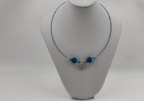 Χειροποίητο κολιέ από ατσάλι με Λάβα και Χαολίτη