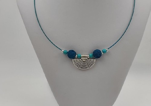 Χειροποίητο κολιέ από ατσάλι με Λάβα και Χαολίτη