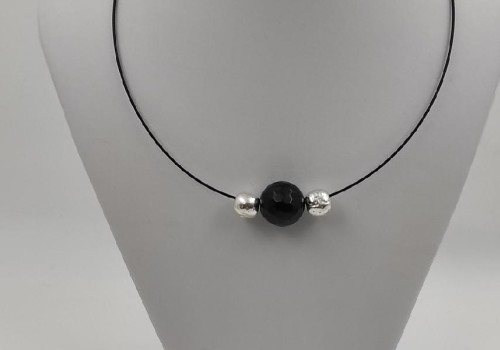 Χειροποίητο κολιέ από ατσάλι με Αχάτη Χειροποίητο κολιέ από ατσάλι με Αχάτη