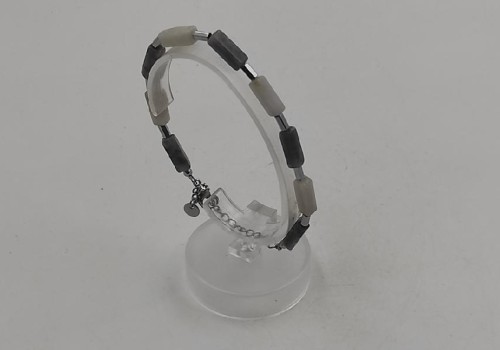 Xειροποίητο βραχιόλι από ατσάλι με Aιματίτη και Μάτι Αετού Xειροποίητο βραχιόλι από ατσάλι με Aιματίτη και Μάτι Αετού