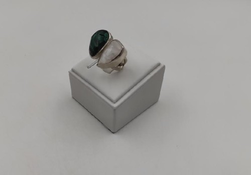 Χειροποίητο δαχτυλίδι από ασημί 925 με Μαλαχίτη και Φεγγαρόπετρα