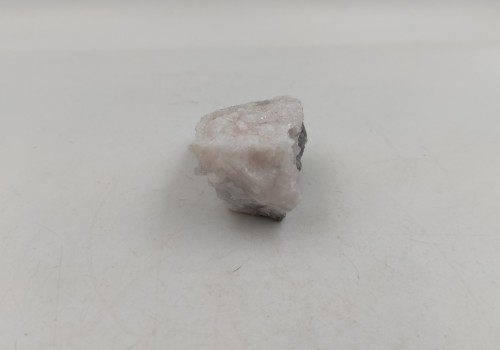 Μαγγανοκαλσίτης