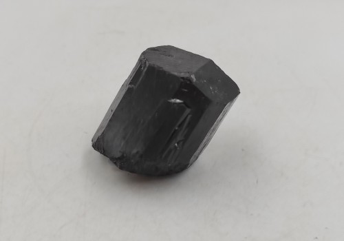 ΤΟΥΡΜΑΛΙΝΗ ΜΑΥΡΗ